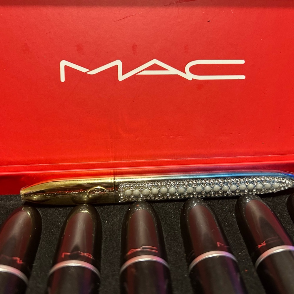 Mac - Picture 3 of 4